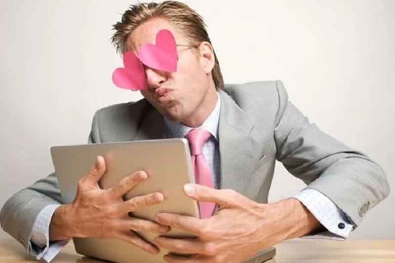 “Conocí a una chica y me propuso ganar dinero en bolsa” – Análisis de una estafa