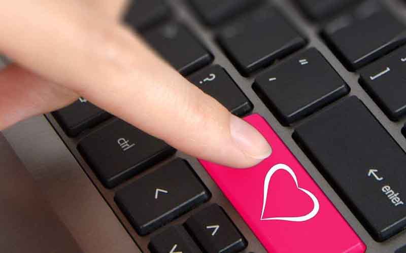 “Conocí a una chica y me propuso ganar dinero en bolsa” – Análisis de una estafa